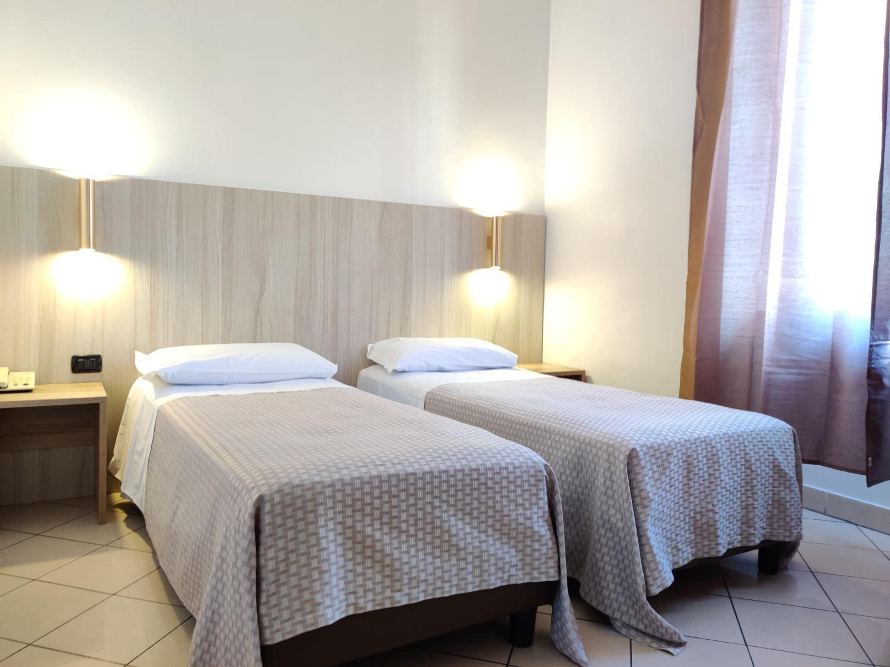Hotel Mondial — Photos 1